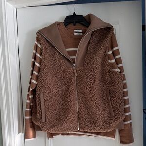 Kit + Ace merino striped sweater. Sz L